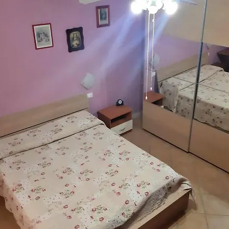 Elvira, Nel Centro Storico Di Tropea! *