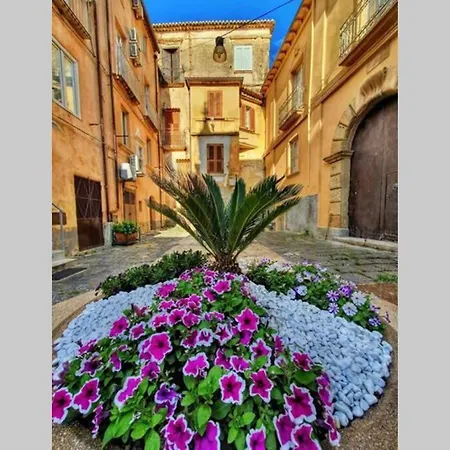 Elvira, Nel Centro Storico Di Tropea! *